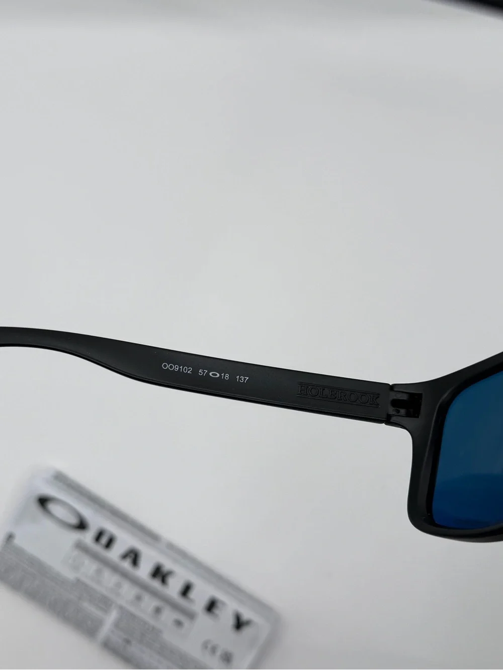 Oakley Holbrook sunglasses 57/18 polarized